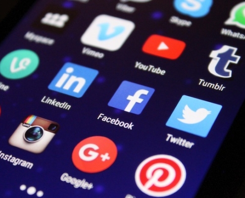 awesome-social-media-facts-should-ignore-copywriter-collective