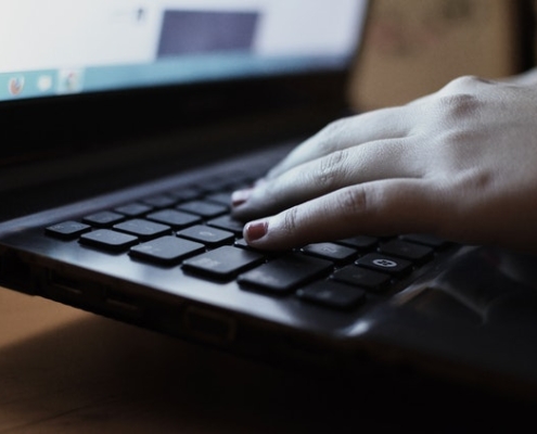 write-bullet-points-tease-engage-persuade-copywriter-collective