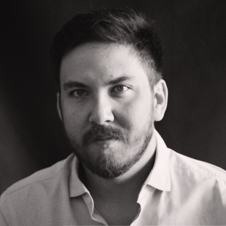 makana-american-copywriter-paris