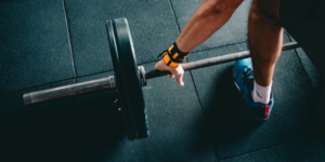 Man lifting weights 