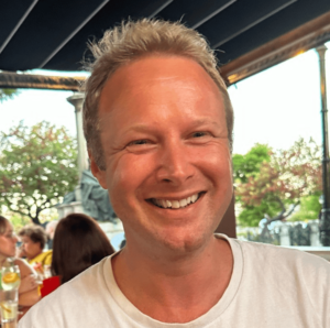 Dave, English-Copywriter, Lisbon, Portugal